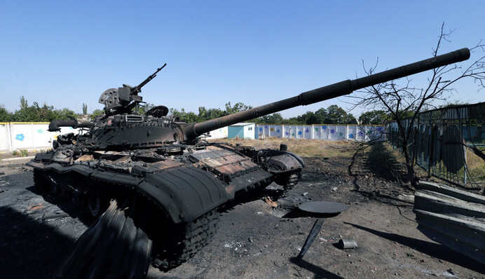 Захват поселка возле Мариуполя: боевики окапываются, местные жители просят о помощи