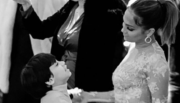 Дженнифер Лопес показала трогательные снимки со своими детьми: опубликованы фото