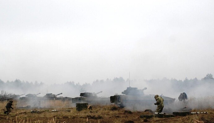Кремль будет взрывать Украину изнутри: военный прогноз на 2016 год