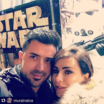 Лорак с мужем сделала в Париже снимок на фоне героев 