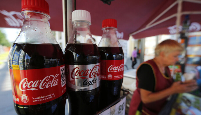 Давить колу после сыра: скандал с Coca-Cola и Крымом вызвал гнев и шутки в соцсетях