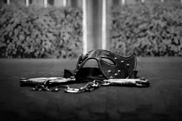 В России полицейский пожаловался на изнасиловавших его проституток: в сети смеются