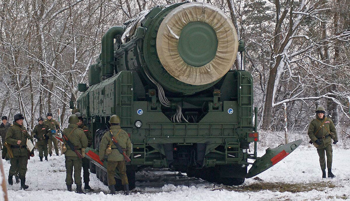 Путин боится революции и не исключает ядерной войны