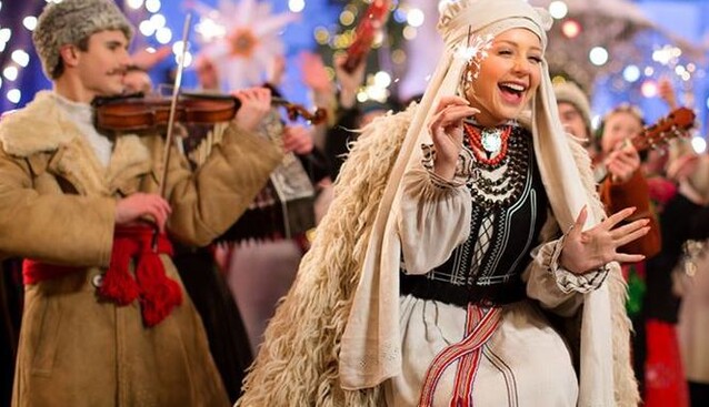 Тина Кароль спела колядки на современный лад