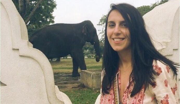 Джамала отдыхает среди слонов и павлинов