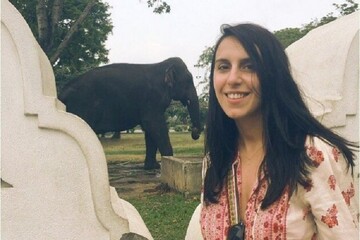 Джамала отдыхает среди слонов и павлинов