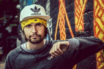 В сети набирает популярность песня о замученном Сталиным поэте: опубликовано видео