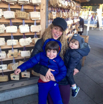 Шакира и Пике показали, как провели праздники: опубликованы фото