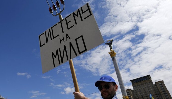 Все персты у судьбы указательные