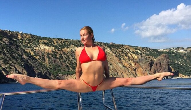 В РФ собрали фото лучших и самых откровенных шпагатов скандальной балерины