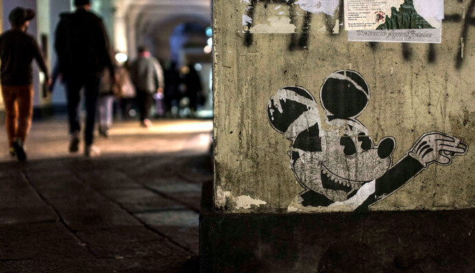 Захарченко решил воевать с Микки Маусом: соцсети высмеяли главаря ДНР