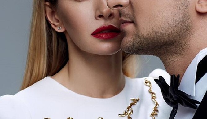 Зеленский устроил горячую фотосессию с Брежневой