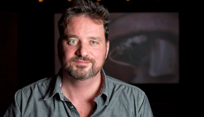 Канадский режиссер в буквальном смысле сросся с камерой: опубликовано фото