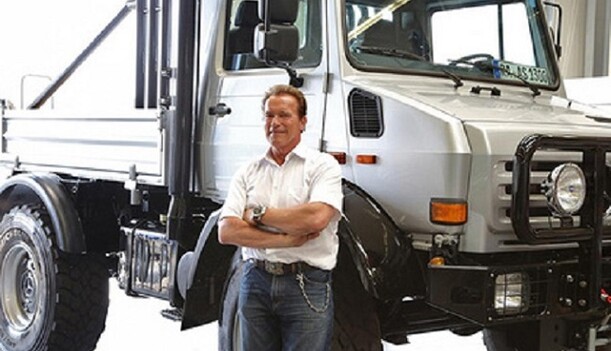 Шварценеггер продает грузовик с автографом на eBay: опубликованы фото