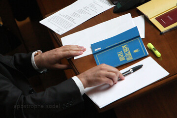 Какая Конституция позволит вернуть мир на Донбасс