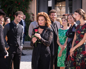 Софи Лорен своими руками сделала ремонт для Dolce&Gabbana