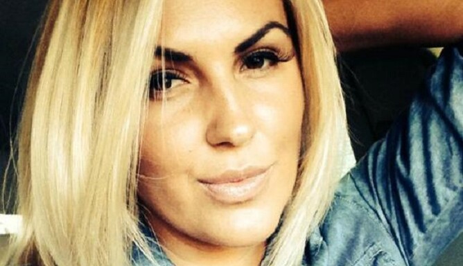 Яна Клочкова в мини-шортах похвасталась стройными ногами