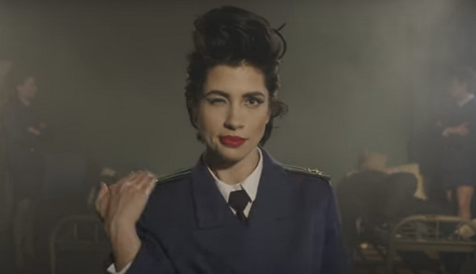 Pussy Riot сделали эротичный антипутинский клип: опубликовано видео