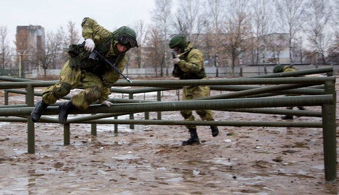 Бряцают оружием: зачем Россия стянула войска к границам Украины