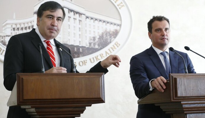 Досрочных выборов не избежать: чем грозит отставка Абромавичуса