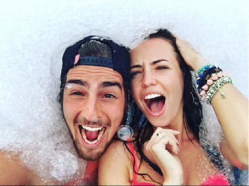 День Валентина: Дорофеева волновалась перед первым свиданием, а Огневич задаривали розами