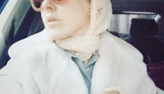 Светская львица в белом пальто жестко высказалась по поводу грязи в Москве