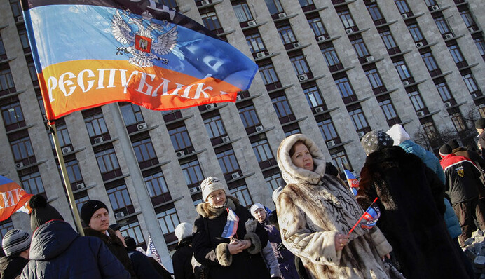 Украина должна освобождать Донбасс военным путем,— российский политик