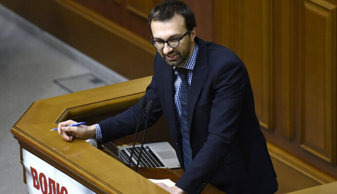 В Украине недовольны Яценюком, но снять его силами Верховной рады уже невозможно, — Сергей Лещенко