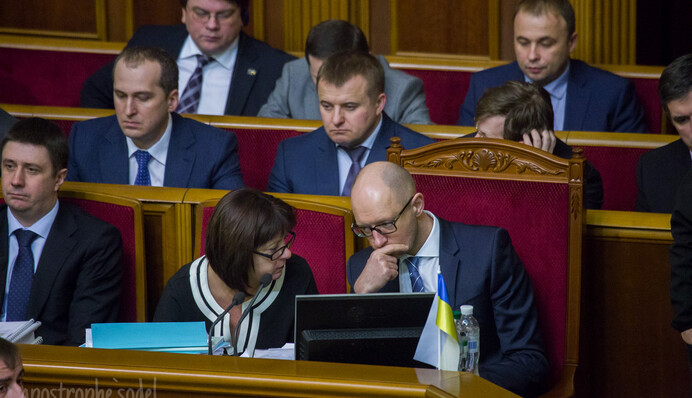 Кабмин Яценюка придумал, как сэкономить на переселенцах