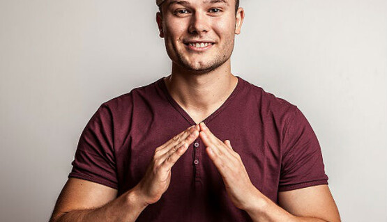 Украина запретила въезд известному белорусскому певцу