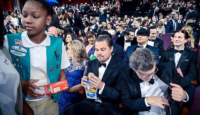 ДиКаприо стал героем новых мемов из-за печенья: опубликованы фото