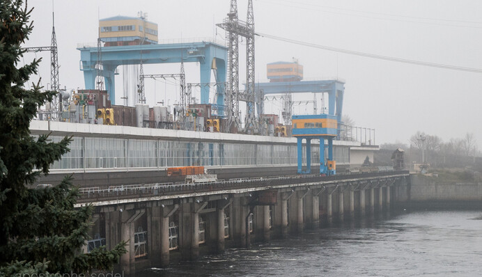 Повышение тарифов на свет: кто зарабатывает на украинцах