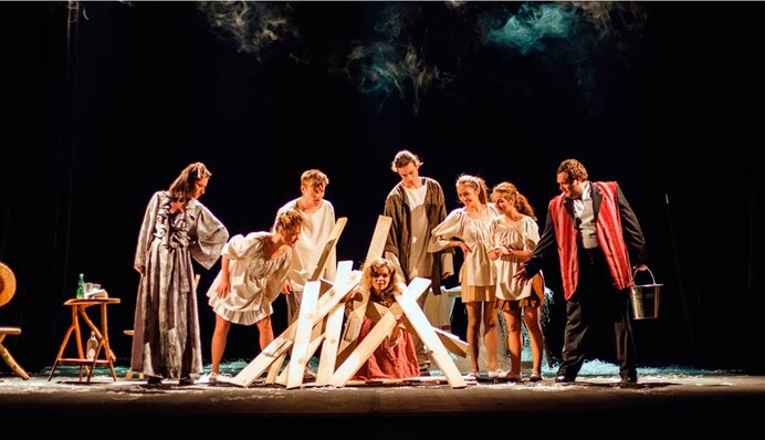 В сети ажиотаж из-за видеообращения актеров Ивано-Франковского театра