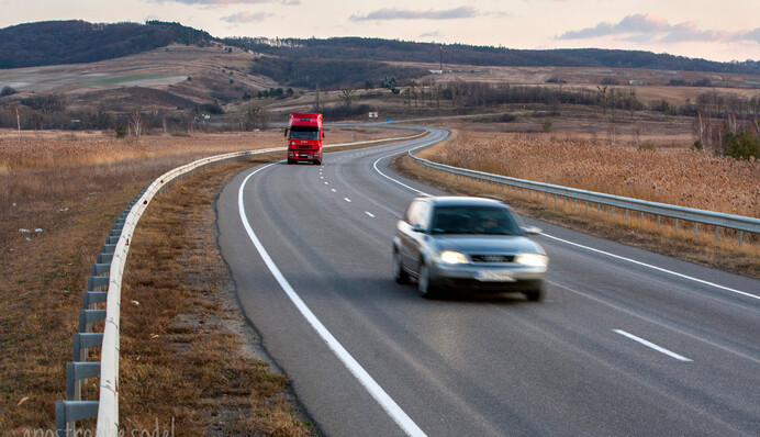 Европа строит новую автомагистраль в объезд Украины: чем это грозит экономике