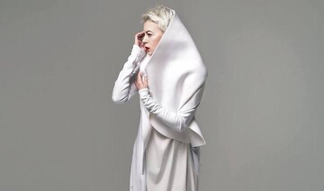 Известная украинская певица нелестно высказалась о куме Порошенко