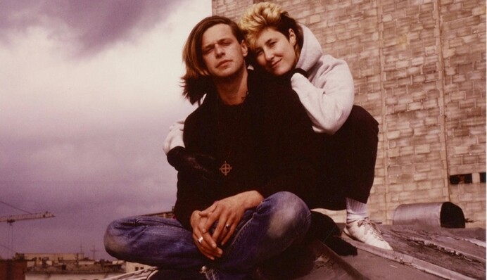 В сети ажиотаж вокруг фото американской подруги советских рок-звезд