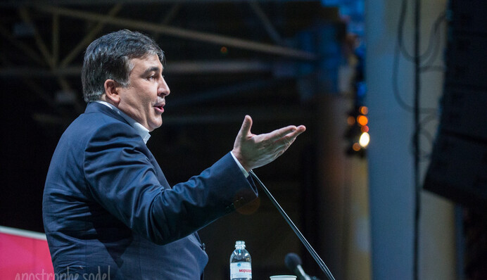 Атака на Порошенко: как соцсети комментировали новость о партии Саакашвили