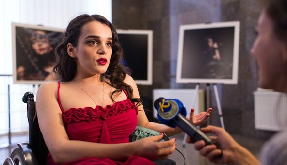 Известная украинская модель рассказала свою трогательную историю: опубликовано видео