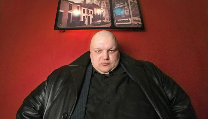 Российский артист публично казнил резиновую женщину: опубликовано видео