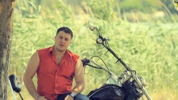 Молдавский певец оконфузился в эротическом клипе: опубликованы фото и видео