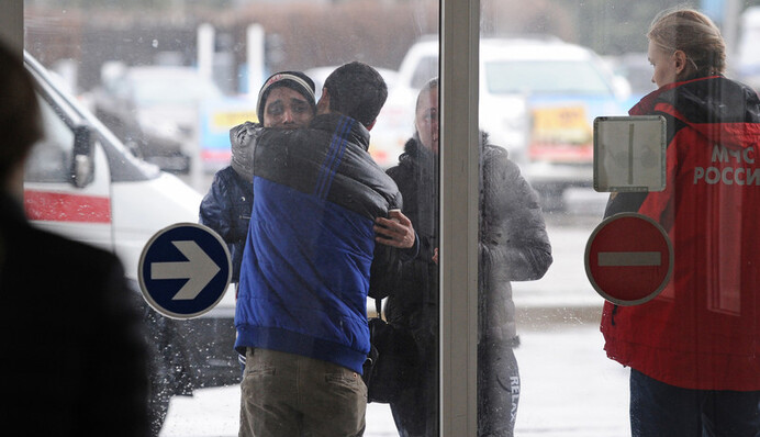 Крушение Boeing-737 в России: хроника событий, онлайн и реакция соцсетей