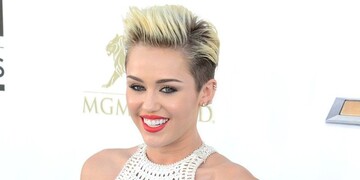 Майли Сайрус взорвала сети фото со своей кошкой