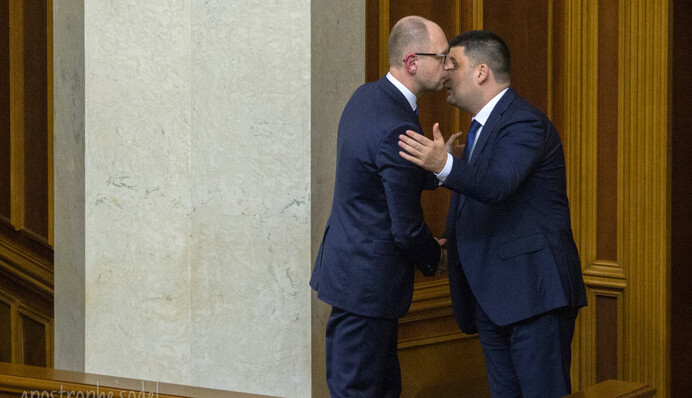 Яценюк согласился уйти в отставку, его место займет Гройсман