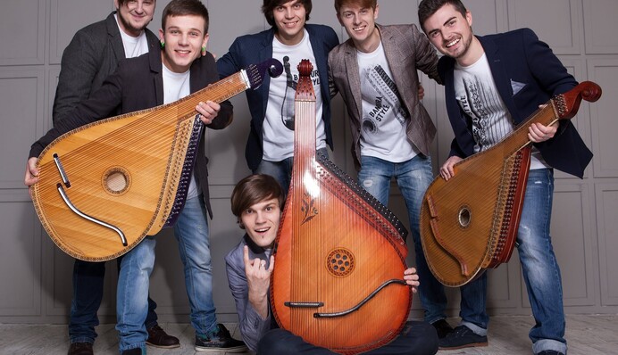 Украинские бандуристы исполнили гимн Нидерландов: опубликовано видео