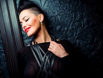 Даша Астафьева эротично призвала весну: опубликованы фото