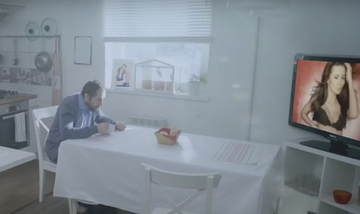 У Путина придумали эротическую рекламу для его авто: опубликовано видео