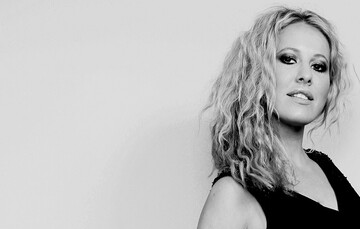 Собчак обрушилась с критикой на украинцев из-за скандала с Земфирой