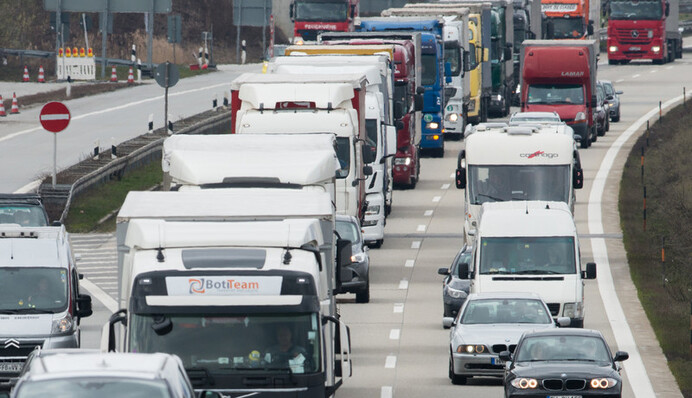 Кабмин придумал, кто заплатит за ремонт дорог в Украине