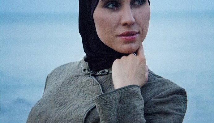 Жена обвиняемого в покушении на Путина взорвала сети своей фотосессией