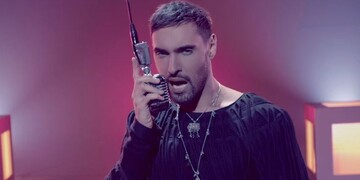 Украинский певец блеснул эротичным клипом: опубликовано видео